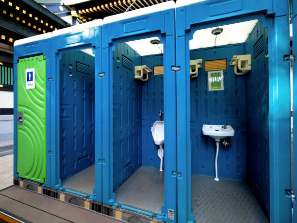 Best Portable bathroom rental  in Smithville, MO